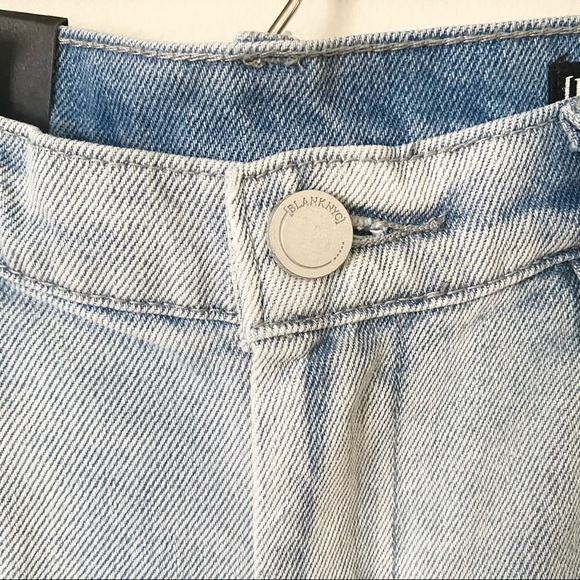 NWT Blank NYC The Fulton Light Wash Roll Up Raw Hem Jean Shorts - Picture 4 of 11